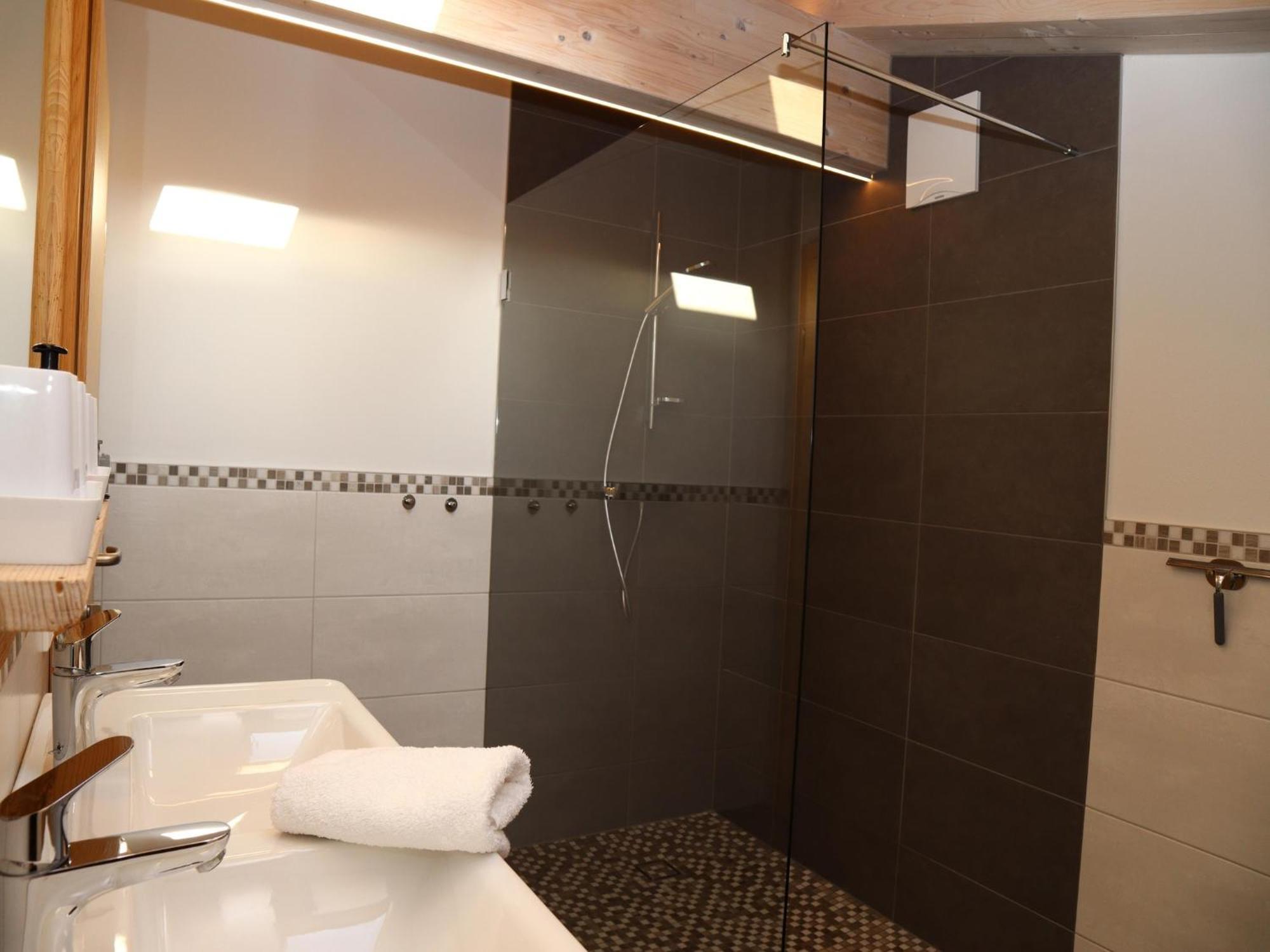 Apartment Rohregger, Neukirchen Neukirchen am Großvenediger Eksteriør bilde